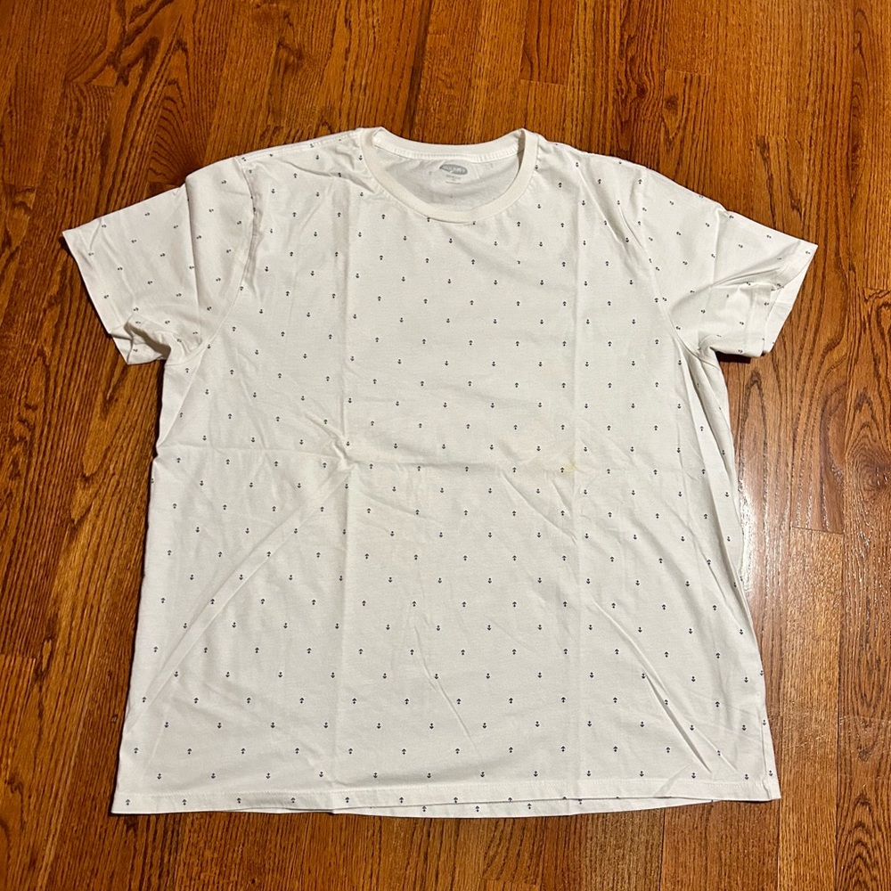 Men’s Old Navy tshirt - Picture 2 of 5